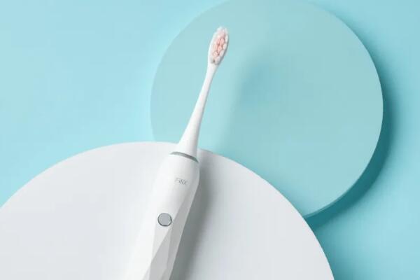 電動(dòng)牙刷的危害，這三類人群不適合用電動(dòng)牙刷