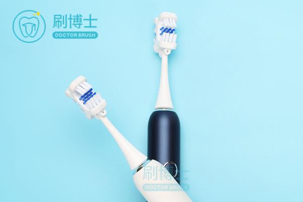 電動(dòng)牙刷好還是普通牙刷對(duì)牙齒好？不同類型的牙刷使用方法
