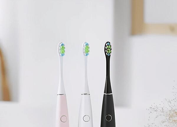 使用電動(dòng)牙刷應(yīng)該注意什么？科學(xué)使用電動(dòng)牙刷，牢記這4要點(diǎn)
