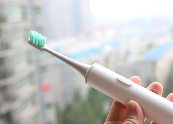 有哪些使用電動(dòng)牙刷的冷知識？盤點(diǎn)五大使用電動(dòng)牙刷的冷知識