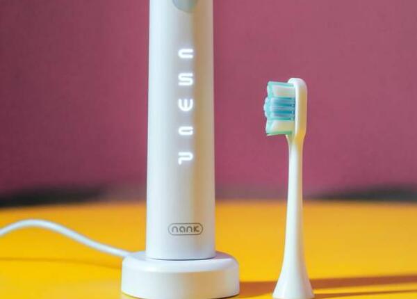 手提式電動牙刷怎么充電？電動牙刷充電方法大揭秘！