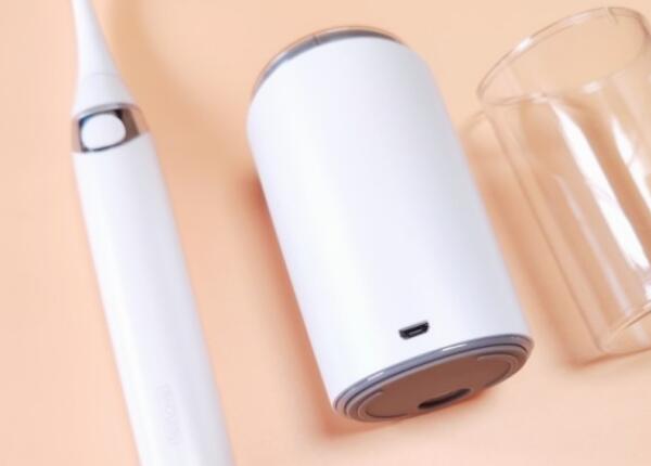 牙刷充電方式選擇：電動牙刷是無線充電好還是有線好？