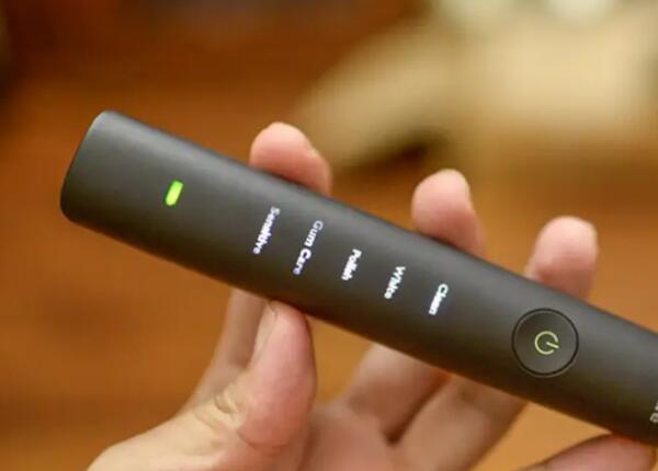 初次使用電動牙刷怎么充電？初用電動牙刷充電方法介紹