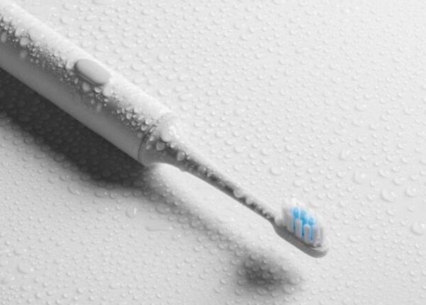 便攜式紫外線牙刷怎么用？正確使用便攜式牙刷的方法