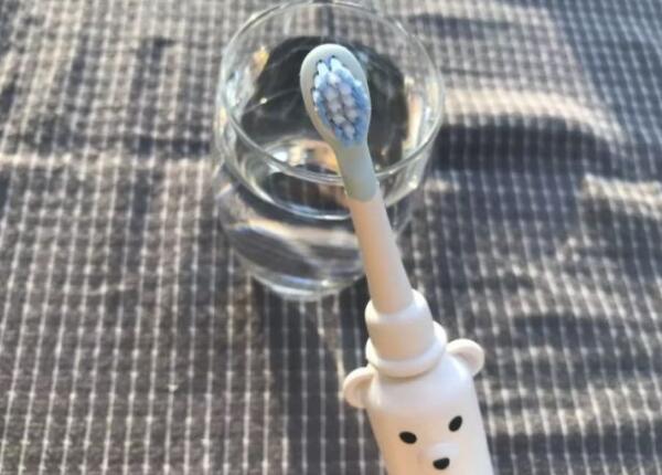 兒童如何正確用電動牙刷刷牙？牙刷刷牙指南分享