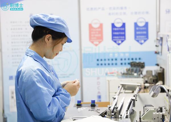 代加工的電動(dòng)牙刷安全嗎？正規(guī)電動(dòng)牙刷代工廠產(chǎn)品有保障！